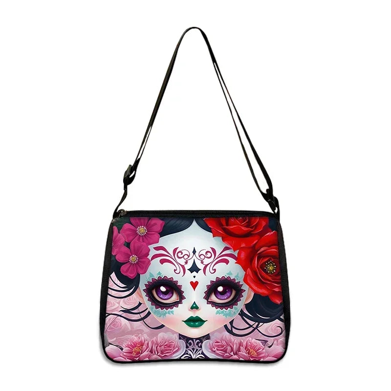 Bolso con estampado gótico